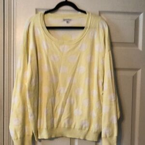Cute cute pale yellow with white polka dots sweater Sz 3x